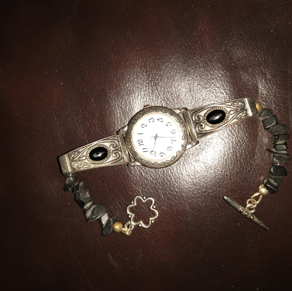 beautiful Womens watch works great